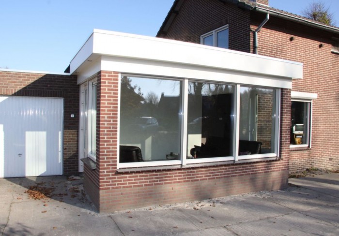 diverse kleine werken de achtergevel met nieuwe tuinkamer