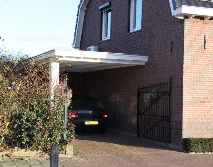 diverse kleine werken Dezelfde goot/dakrand details zijn netjes toegepast