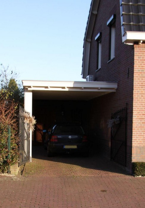 diverse kleine werken Vooraanzicht carport met houten kolom